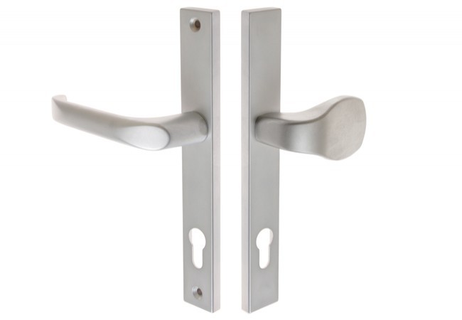 Pochwyt-klamka drzwiowa FAM 15448 92/240/32 chrom matowy lewa (2 śruby)