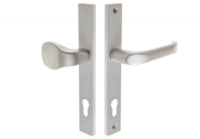 Pochwyt-klamka drzwiowa FAM 15446 92/240/32 chrom matowy prawa (2 śruby)