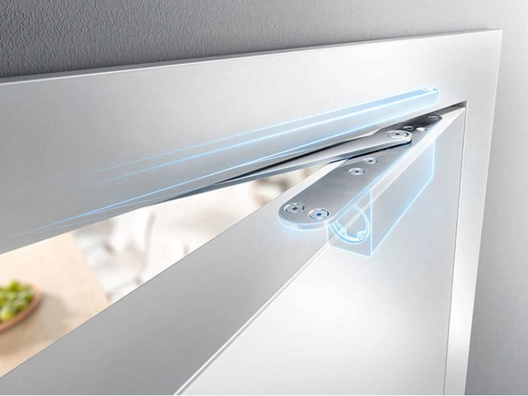 Samozamykacz GEZE BOXER 2-4 z szyną 12mm srebrny